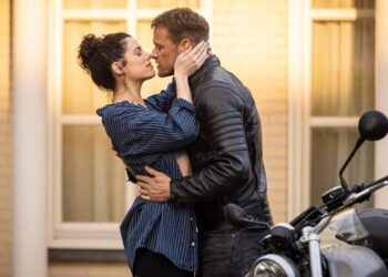 The Couple Next Door : les premières images de la série avec Sam Heughan et Eleanor Tomlinson