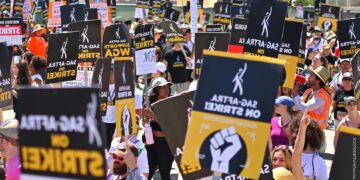 SAG-AFTRA Strike: gli attori inizieranno le trattative la prossima settimana