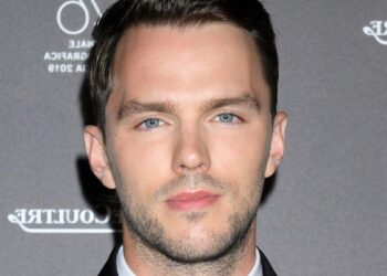 nicholas hoult, Renfield, Dracula