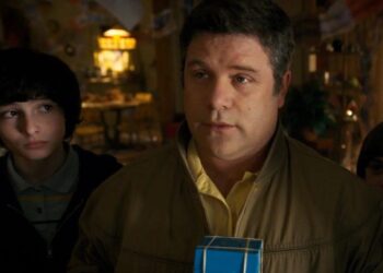 Stranger Things, Sean Astin évoque la mort de Bob : "les frères Duffer ont pleuré en écrivant la scène"