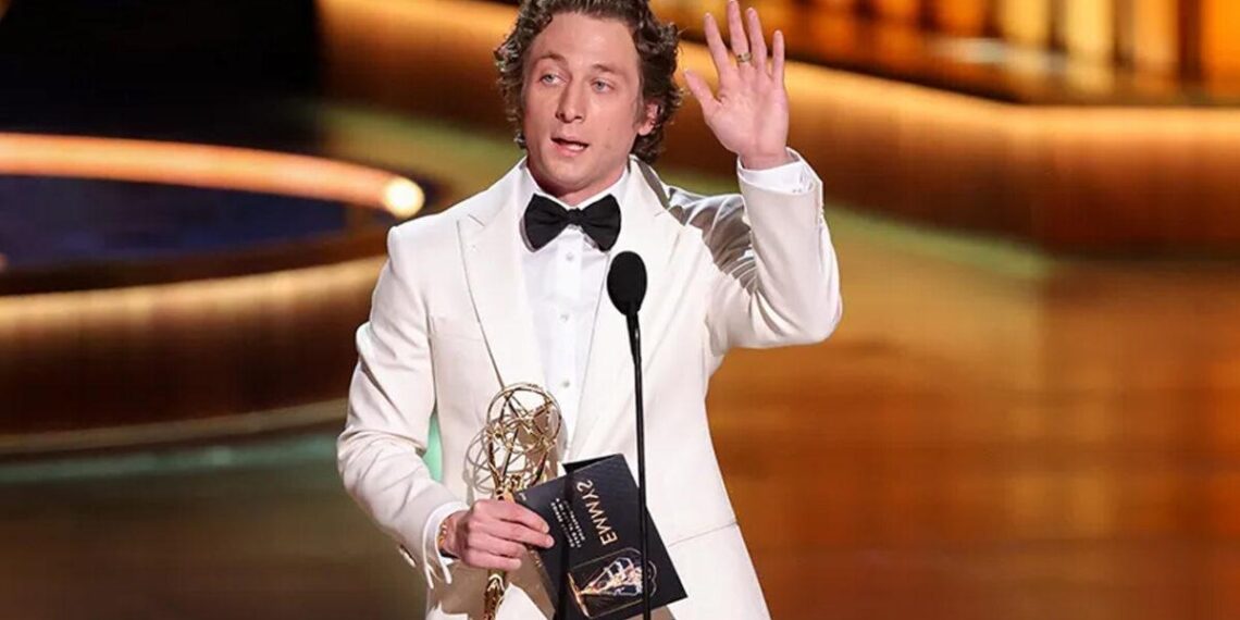 Emmy 2023, Jeremy Allen White sur sa victoire.  "Merci d'avoir cru en moi alors que je ne croyais même pas en moi"