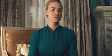 Une femme intelligente : Yvonne Strahovski, protagoniste de la série à suspense