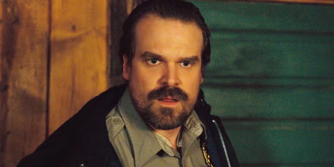 Stranger Things : Le retour de ce personnage dans la saison 5 est d'une grande importance pour l'histoire de Hopper