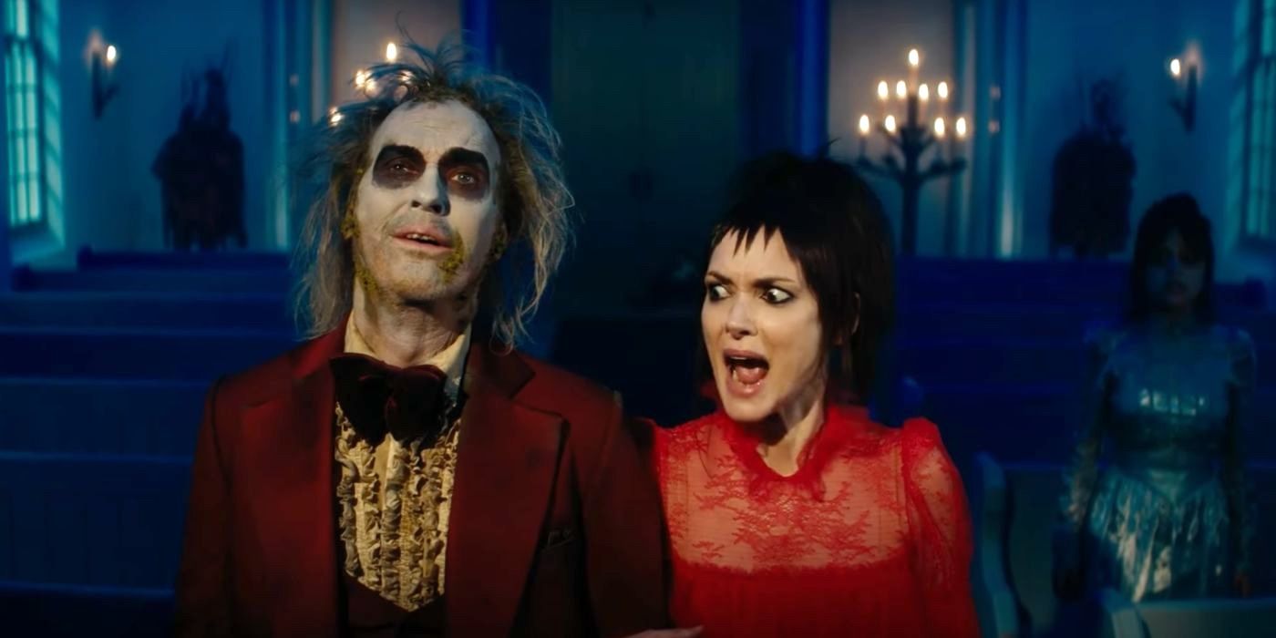 Bételgeuse (Michael Keaton) et Lydia (Winona Ryder) se préparent à se (remarier) dans Beetlejuice Beetlejuice.